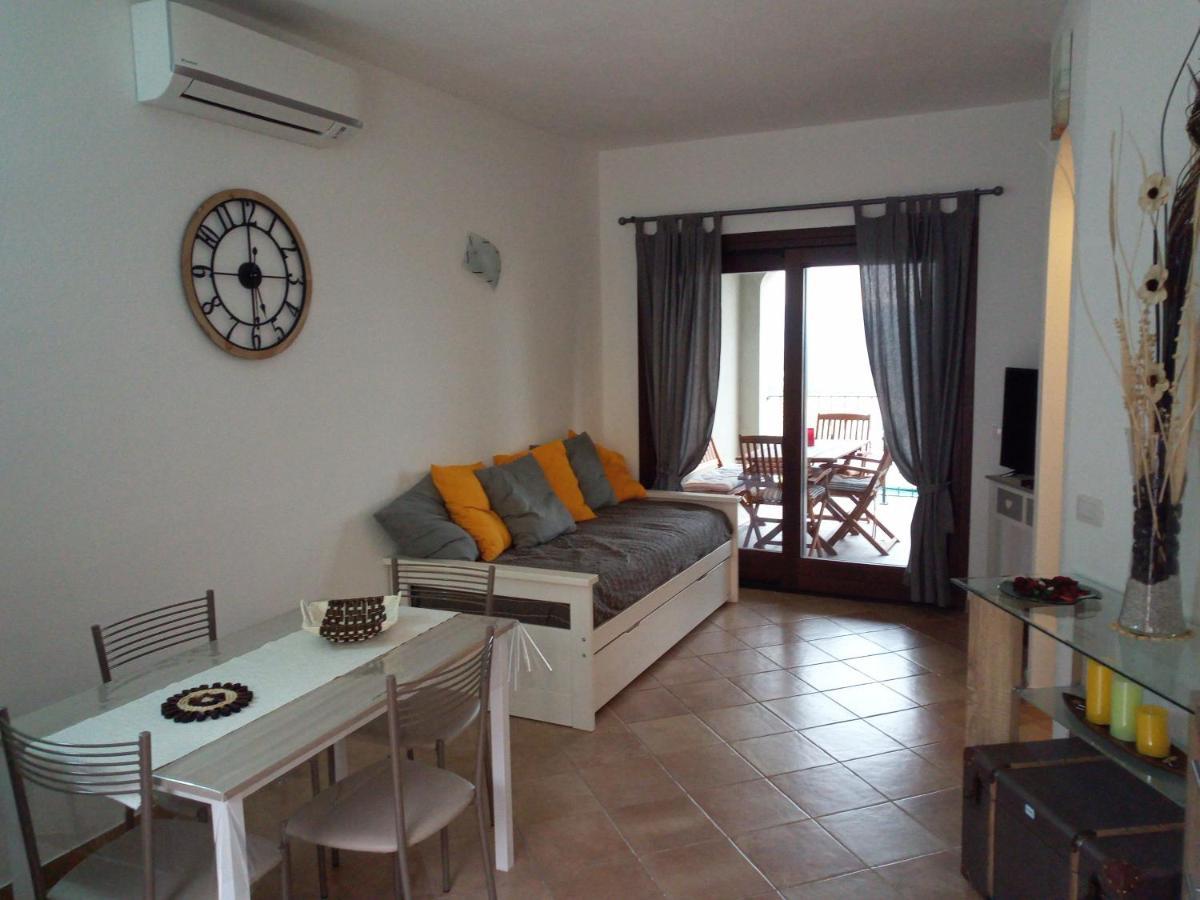Superbe Appartement Dans Petite Residence . Badesi Exterior photo